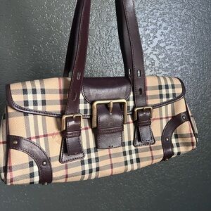 VINTAGE BURBERRY HAYMARKET CHECK FLAP SHOULDER BAG